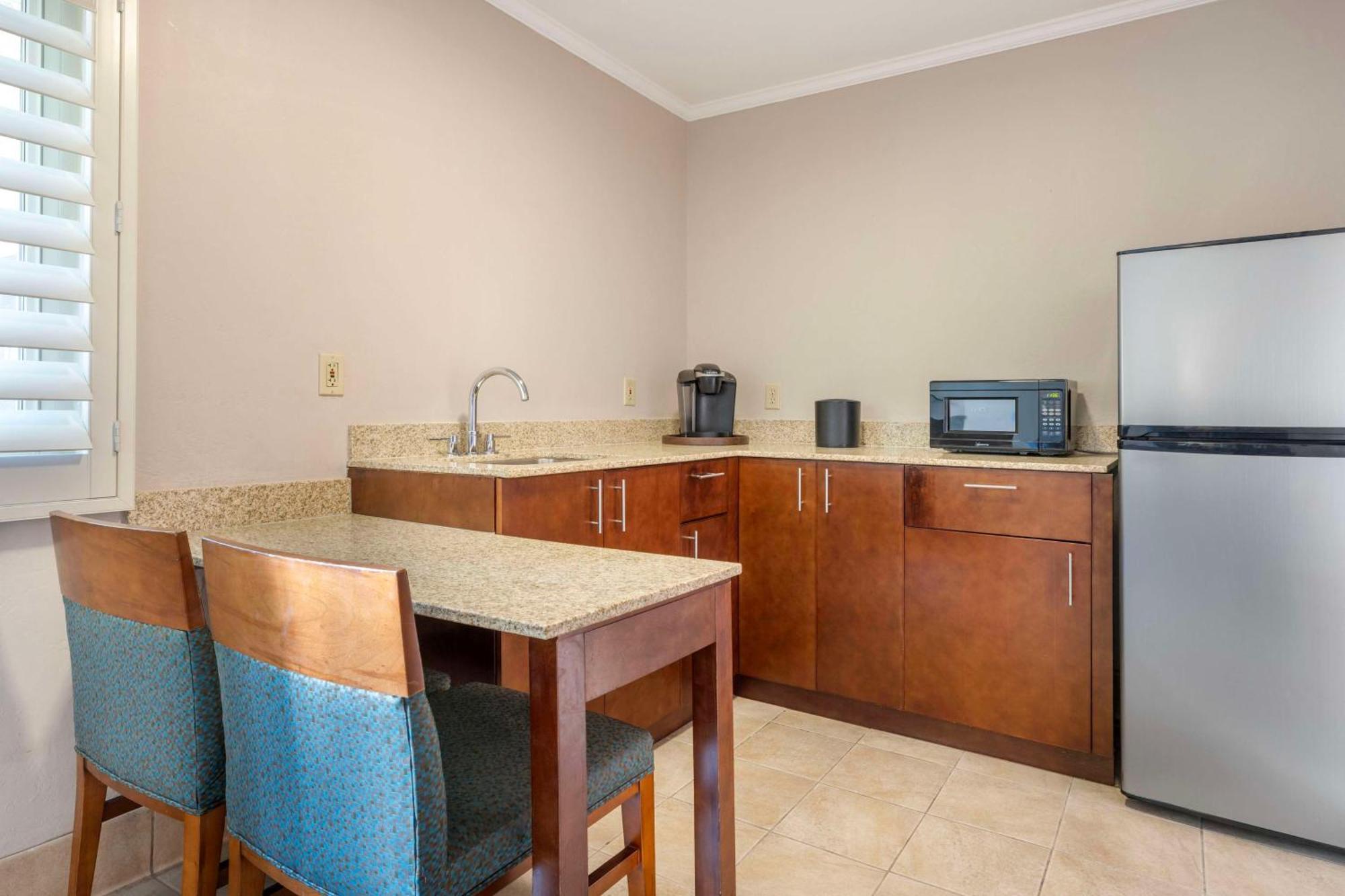 Best Western Plus Beach View Lodge Carlsbad Exterior photo